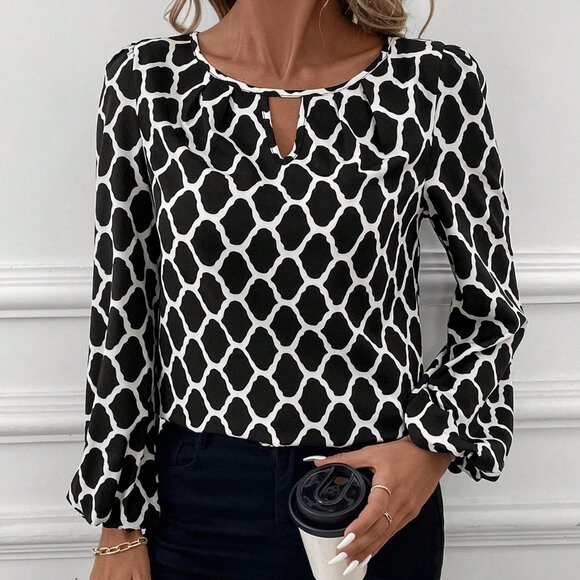 Black & White Casual Women's Keyhole Neck All Over Print Hollow Out Blouse - Picture 5 of 8